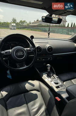Седан Audi A3 2015 в 