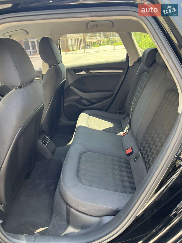Хэтчбек Audi A3 2014 в Киеве