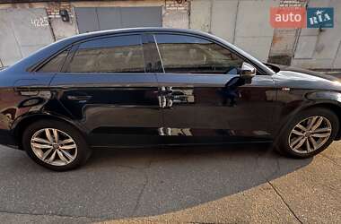 Седан Audi A3 2016 в 