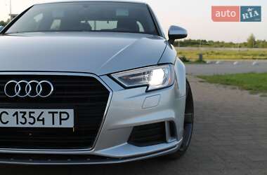 Седан Audi A3 2016 в Львові