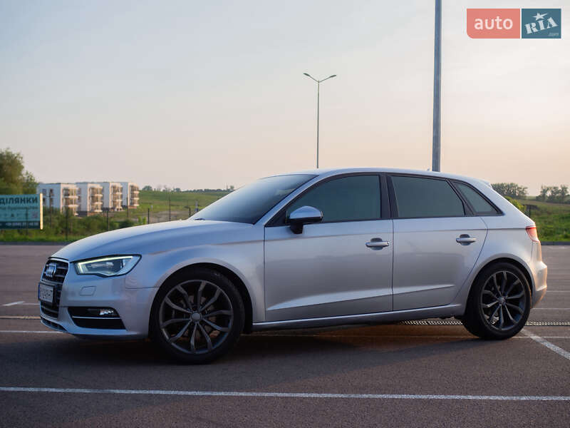 Хетчбек Audi A3 2015 в Рівному