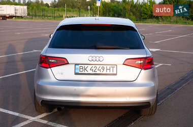 Хэтчбек Audi A3 2015 в 