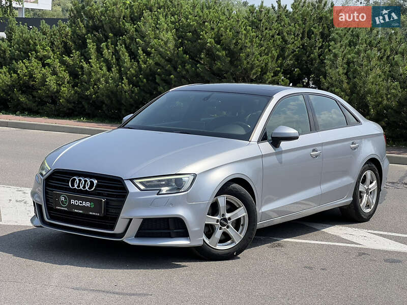 Седан Audi A3 2016 в 