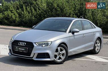 Седан Audi A3 2016 в 
