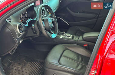 Хэтчбек Audi A3 2017 в 