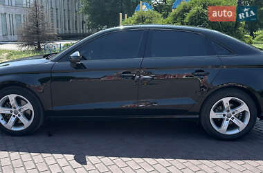Седан Audi A3 2017 в 