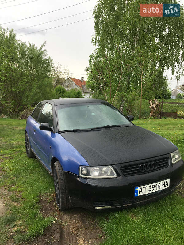 Хэтчбек Audi A3 1998 в 
