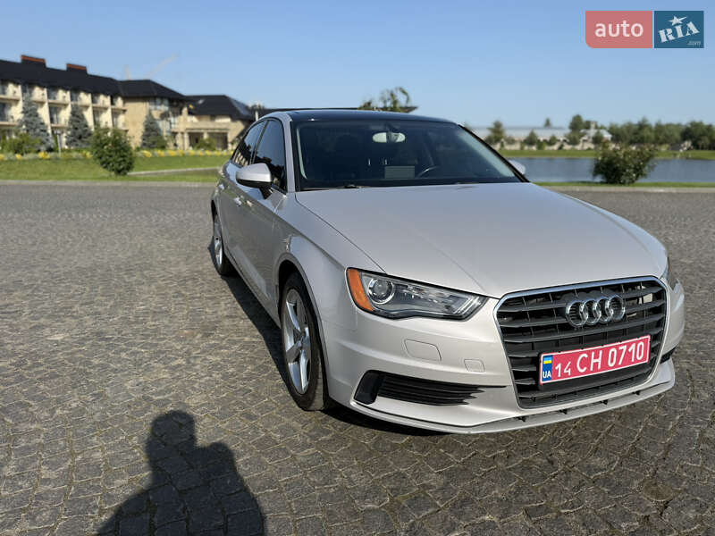 Седан Audi A3 2014 в Жовкве