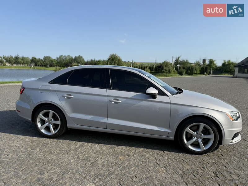 Седан Audi A3 2014 в Жовкве