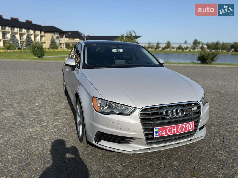 Седан Audi A3 2014 в Жовкве
