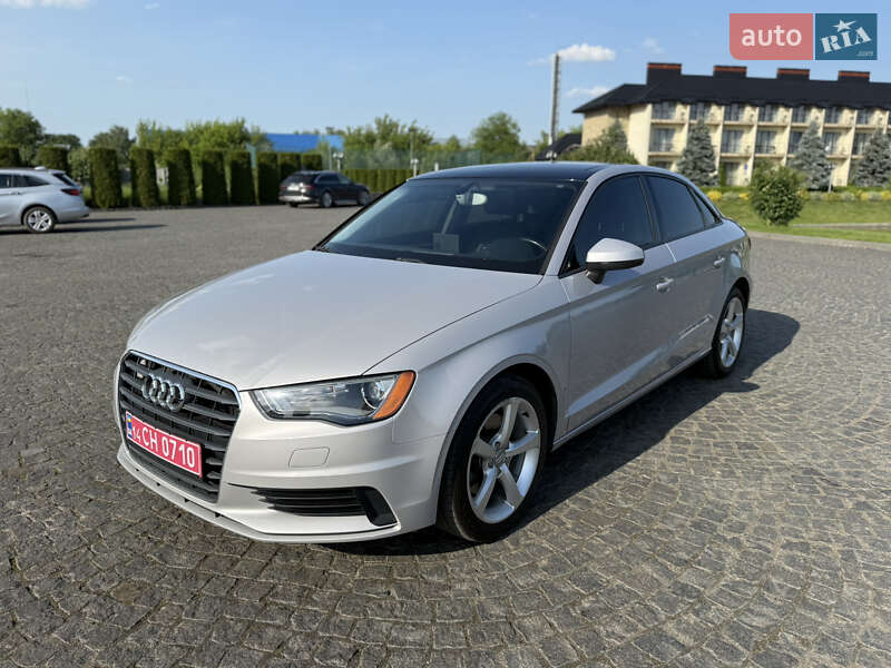 Седан Audi A3 2014 в Жовкве