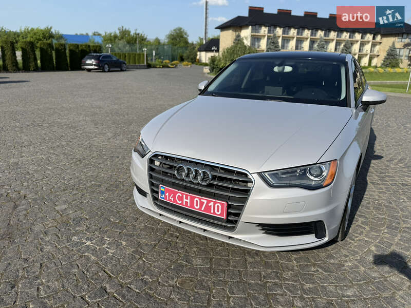 Седан Audi A3 2014 в Жовкве