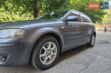 Хэтчбек Audi A3 2005 в 