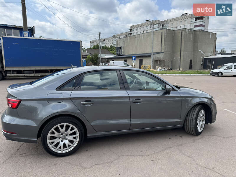 Седан Audi A3 2017 в Житомире