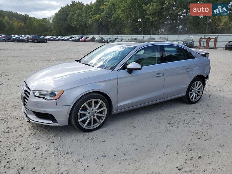 Седан Audi A3 2015 в Львове