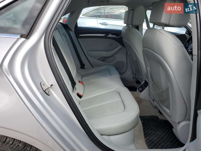 Седан Audi A3 2015 в Львове