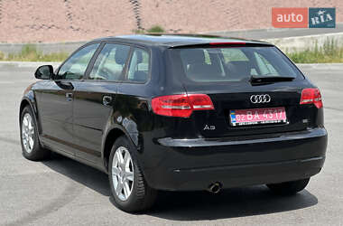Хетчбек Audi A3 2009 в 