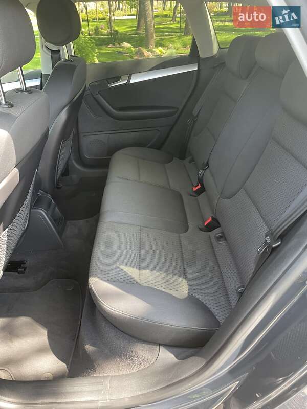 Хэтчбек Audi A3 2011 в Александрие