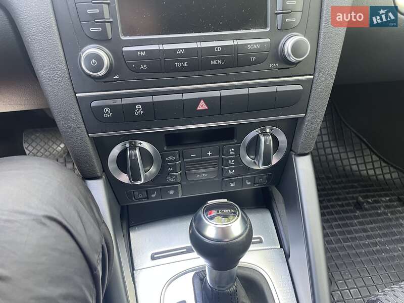 Хэтчбек Audi A3 2011 в Александрие