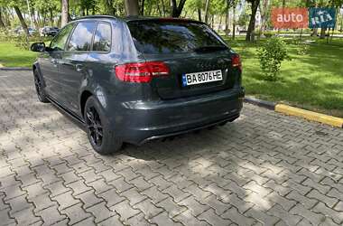 Хэтчбек Audi A3 2011 в 