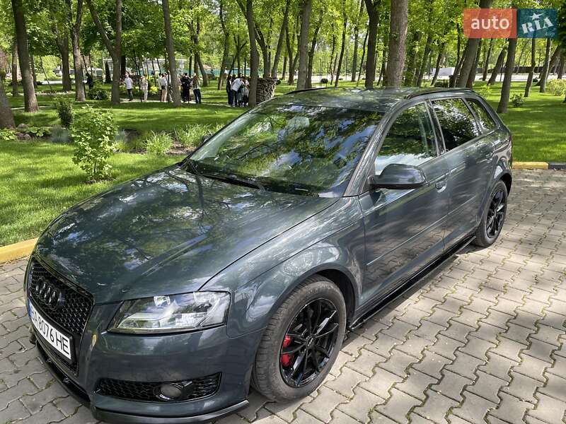 Хэтчбек Audi A3 2011 в Александрие