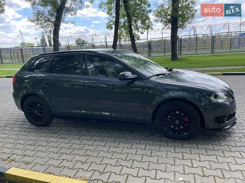 Хэтчбек Audi A3 2011 в Александрие