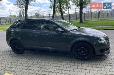 Хэтчбек Audi A3 2011 в 