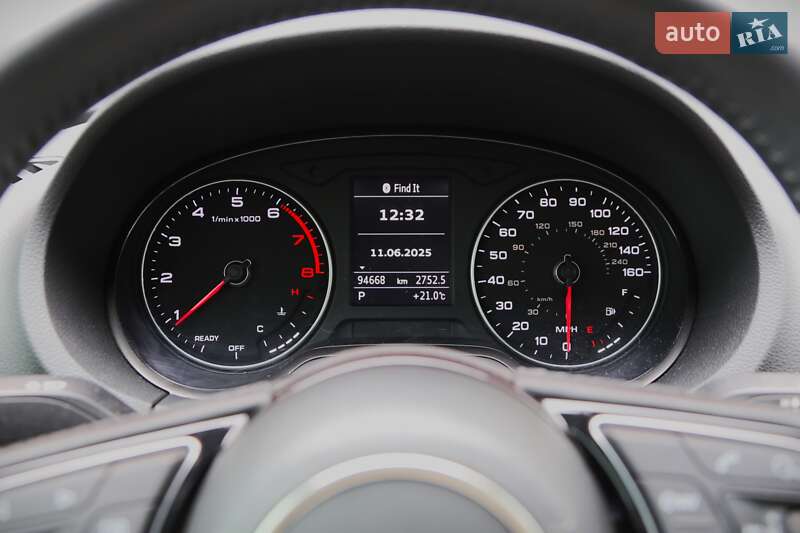 Седан Audi A3 2017 в Киеве