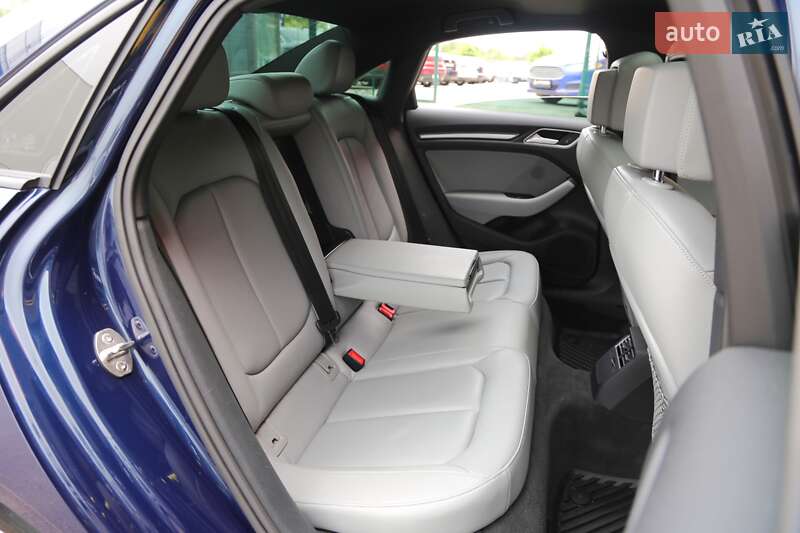 Седан Audi A3 2017 в Киеве