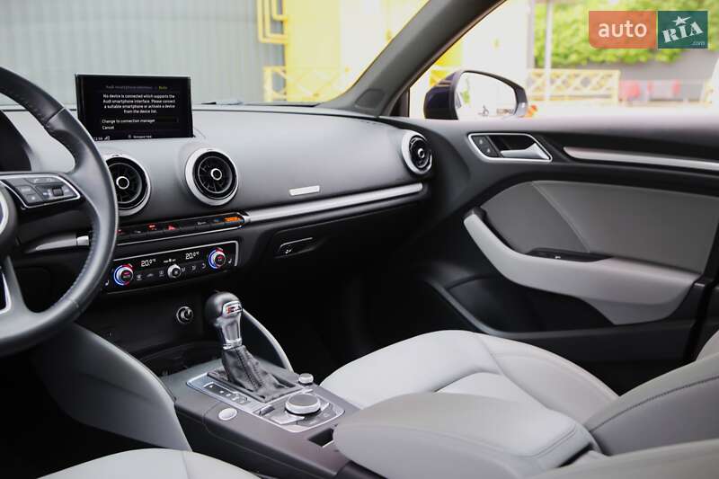 Седан Audi A3 2017 в Киеве