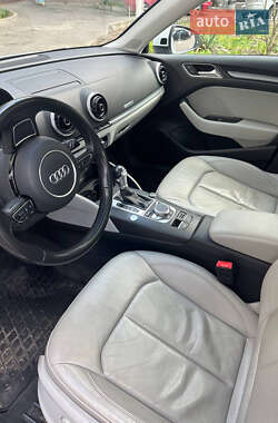 Хэтчбек Audi A3 2015 в 