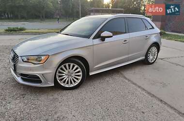 Хэтчбек Audi A3 2015 в Харькове