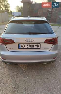 Хэтчбек Audi A3 2015 в 