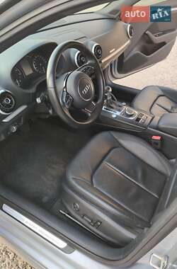 Хэтчбек Audi A3 2015 в 