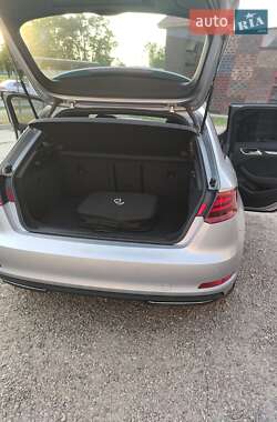 Хэтчбек Audi A3 2015 в 