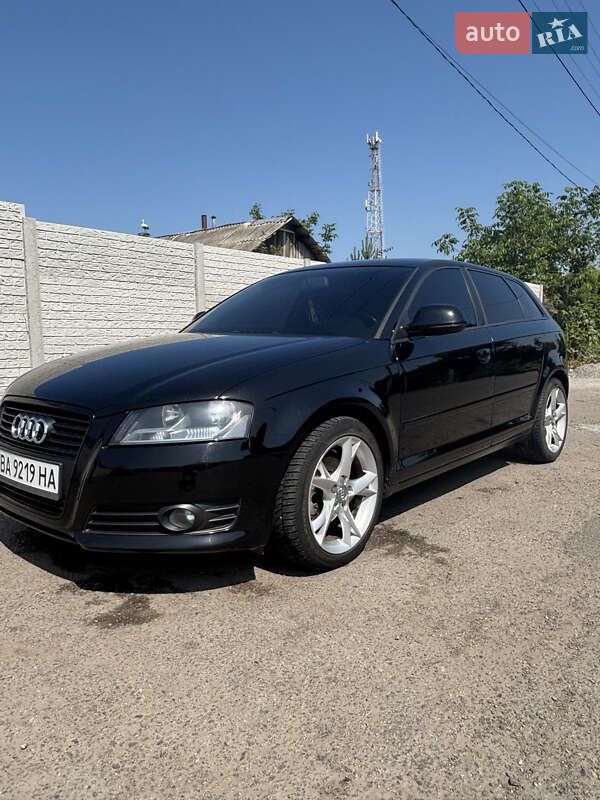 Хэтчбек Audi A3 2008 в 