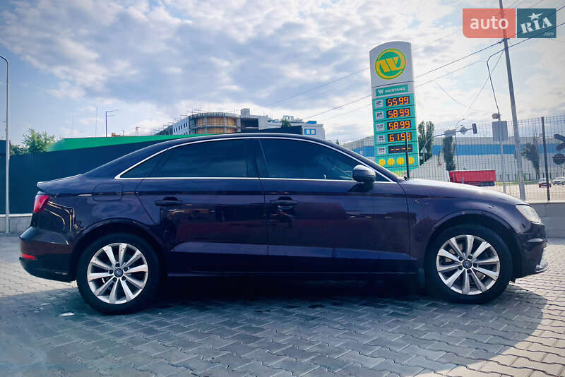 Седан Audi A3 2015 в Киеве
