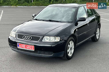 Хэтчбек Audi A3 2003 в 