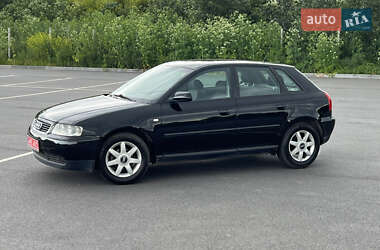 Хэтчбек Audi A3 2003 в 