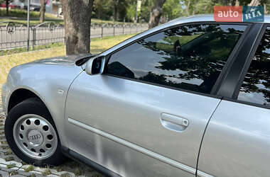Хэтчбек Audi A3 2000 в 