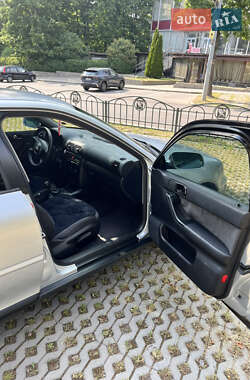 Хэтчбек Audi A3 2000 в 