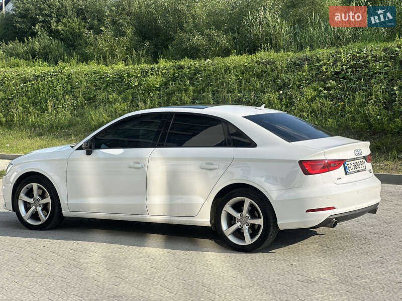 Седан Audi A3 2015 в Яворове