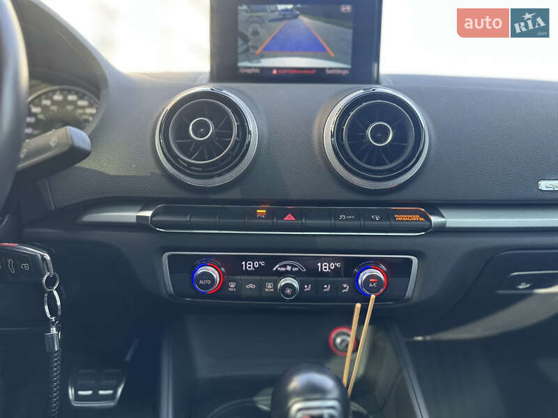 Седан Audi A3 2015 в Яворове