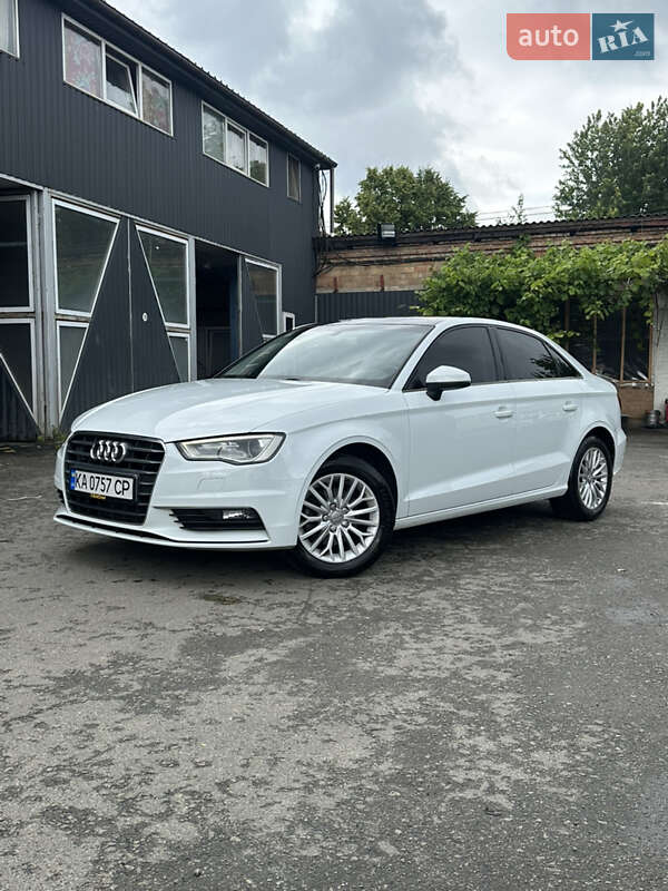 Седан Audi A3 2016 в 