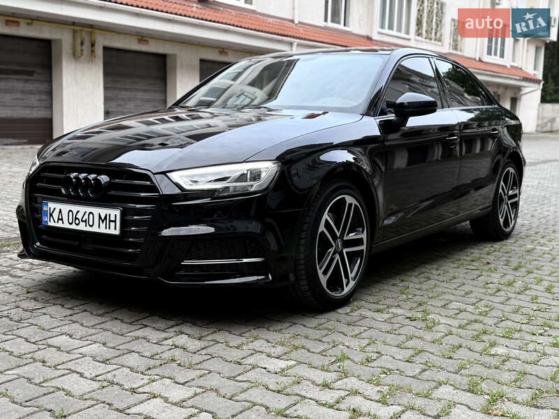 Седан Audi A3 2016 в Киеве