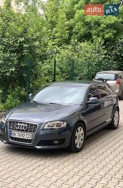 Хэтчбек Audi A3 2009 в 