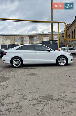 Седан Audi A3 2016 в 
