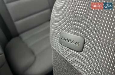 Хэтчбек Audi A3 2001 в 