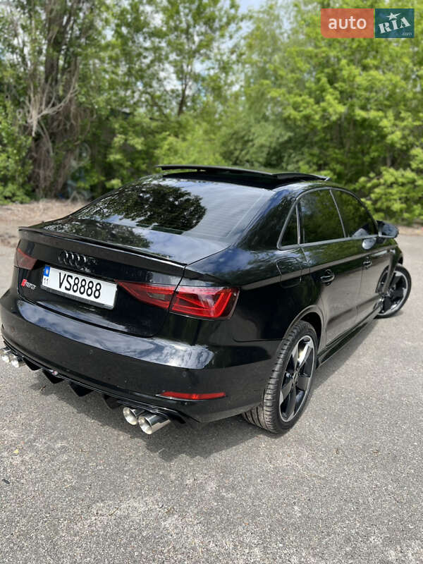 Седан Audi A3 2015 в Бучі