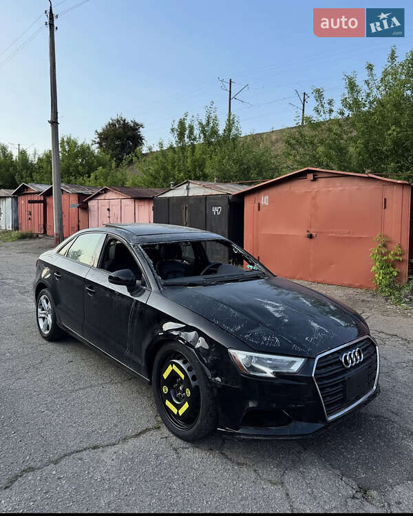 Седан Audi A3 2018 в 